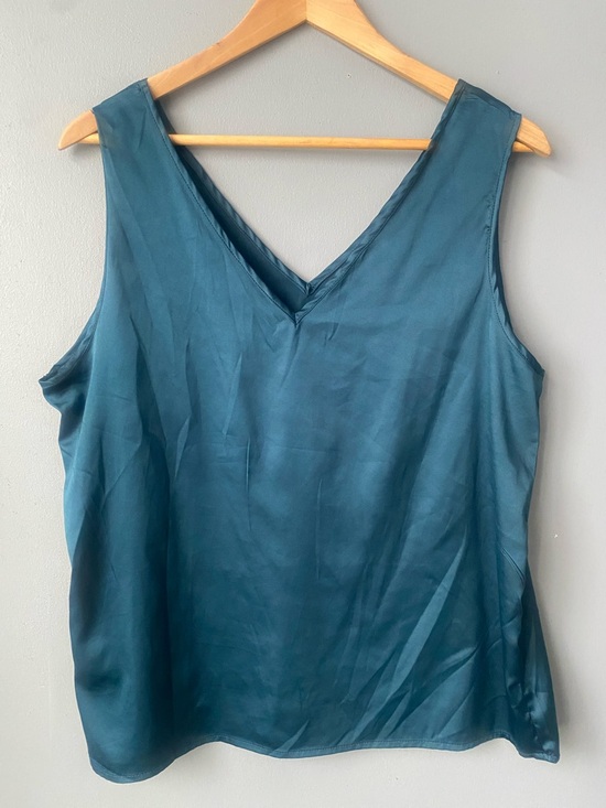 Tops - Teal V-Neck Satin Tank Top